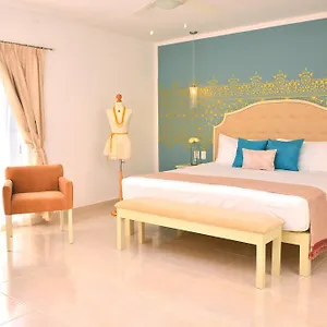 Unic Design & Restaurant- 5th Avenue (adults Only) Hotel