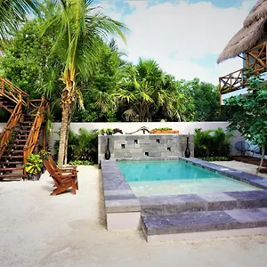 la-puerta-azul-beachfront-adults-only.quintano-roohotels.com/